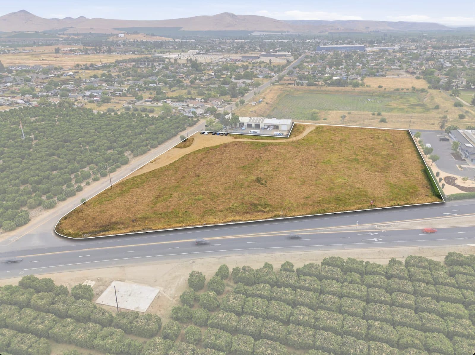 N Highway 65 — Signalized Hard-Corner Land — photo 4